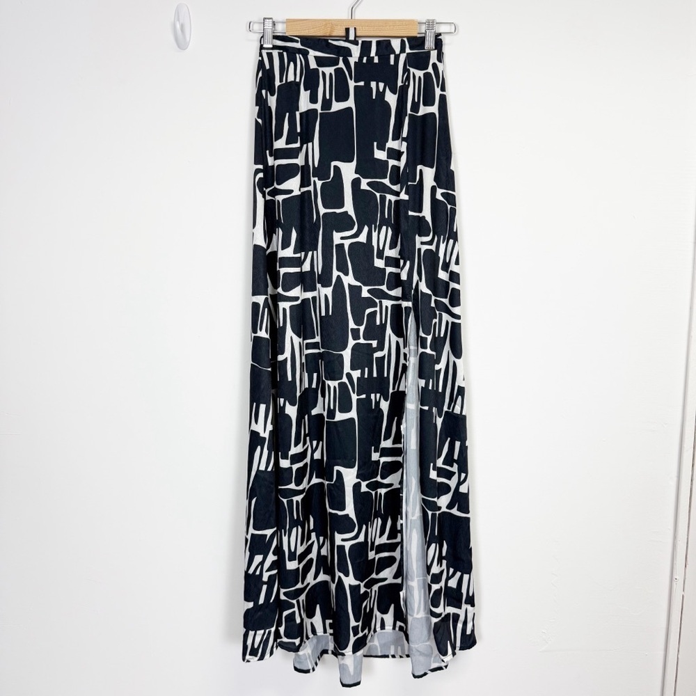DiarraBlu Maxi Skirt Womens XS Black White Abstract Print Flowing Boho